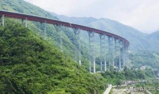 越南一大桥垮塌多人落水